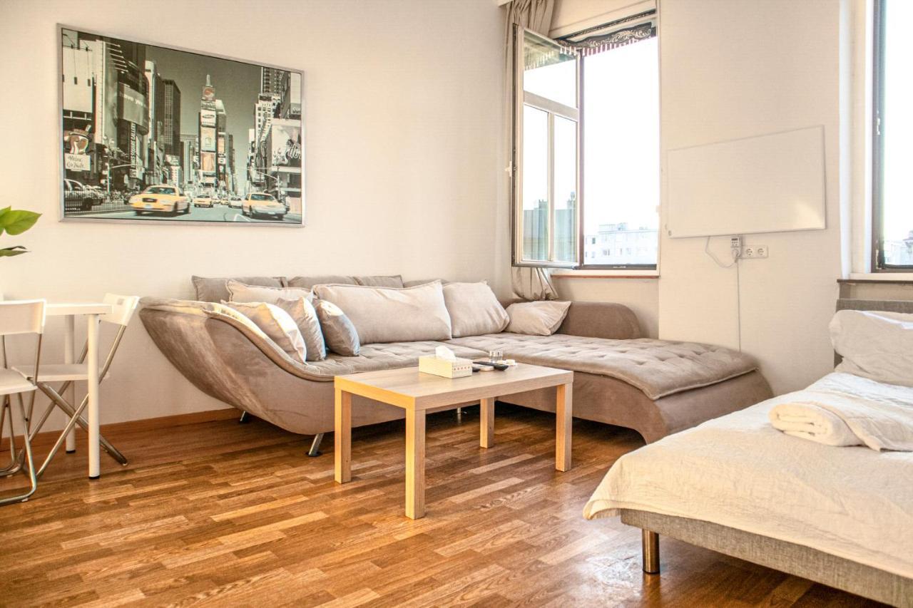 Joyful 2Br Shared Apt Near Millenium Tower & Danube River Виена Екстериор снимка