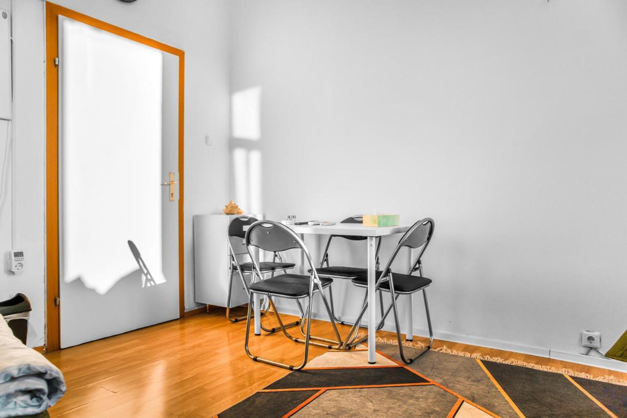 Joyful 2Br Shared Apt Near Millenium Tower & Danube River Виена Екстериор снимка