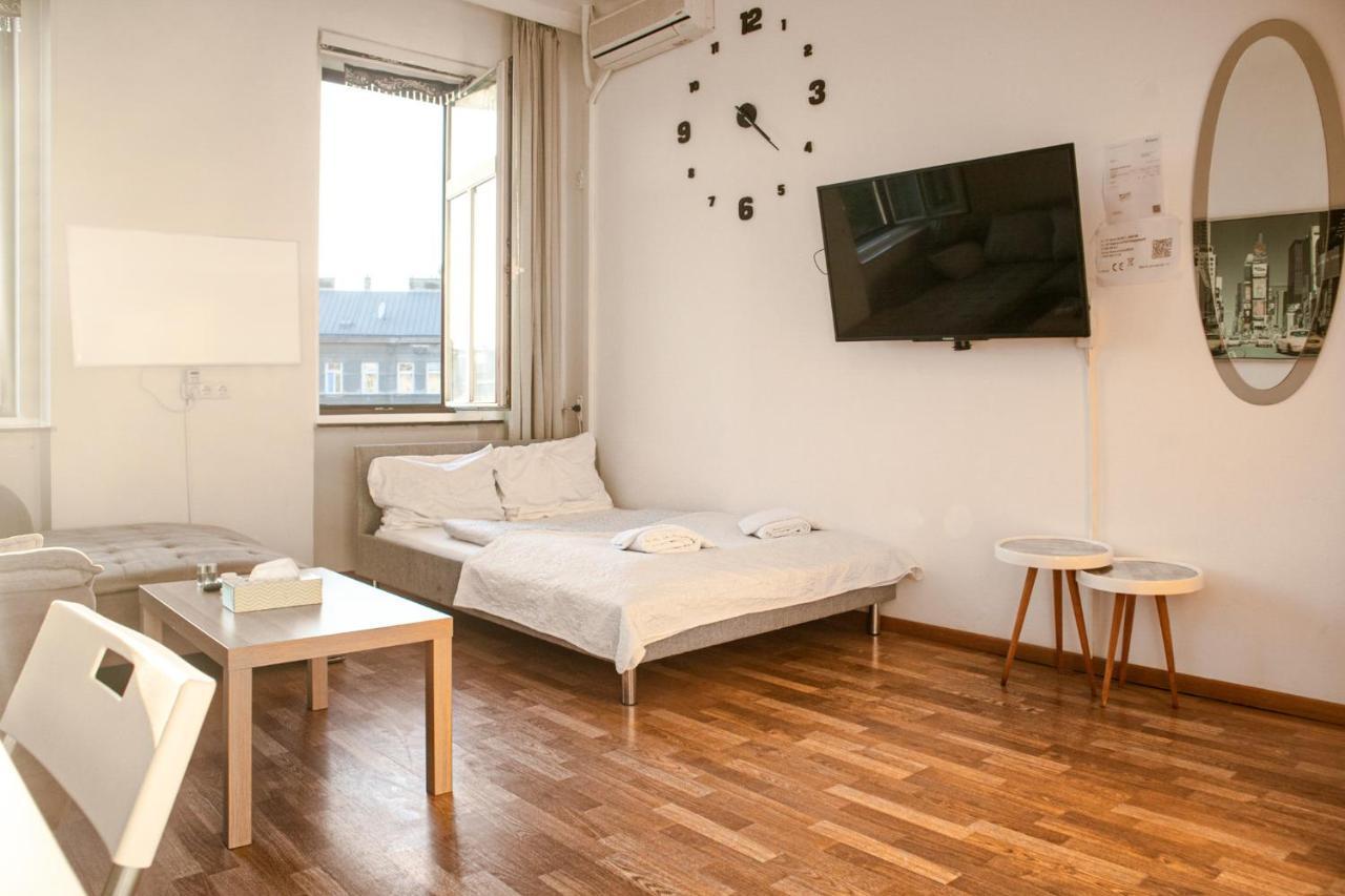 Joyful 2Br Shared Apt Near Millenium Tower & Danube River Виена Екстериор снимка