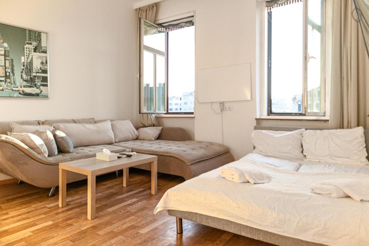 Joyful 2Br Shared Apt Near Millenium Tower & Danube River Виена Екстериор снимка