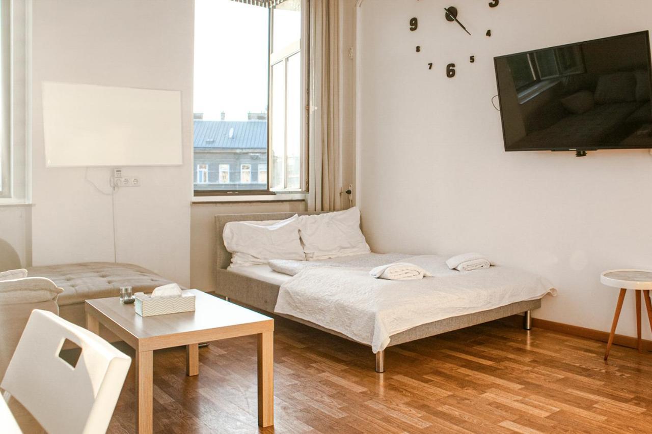 Joyful 2Br Shared Apt Near Millenium Tower & Danube River Виена Екстериор снимка