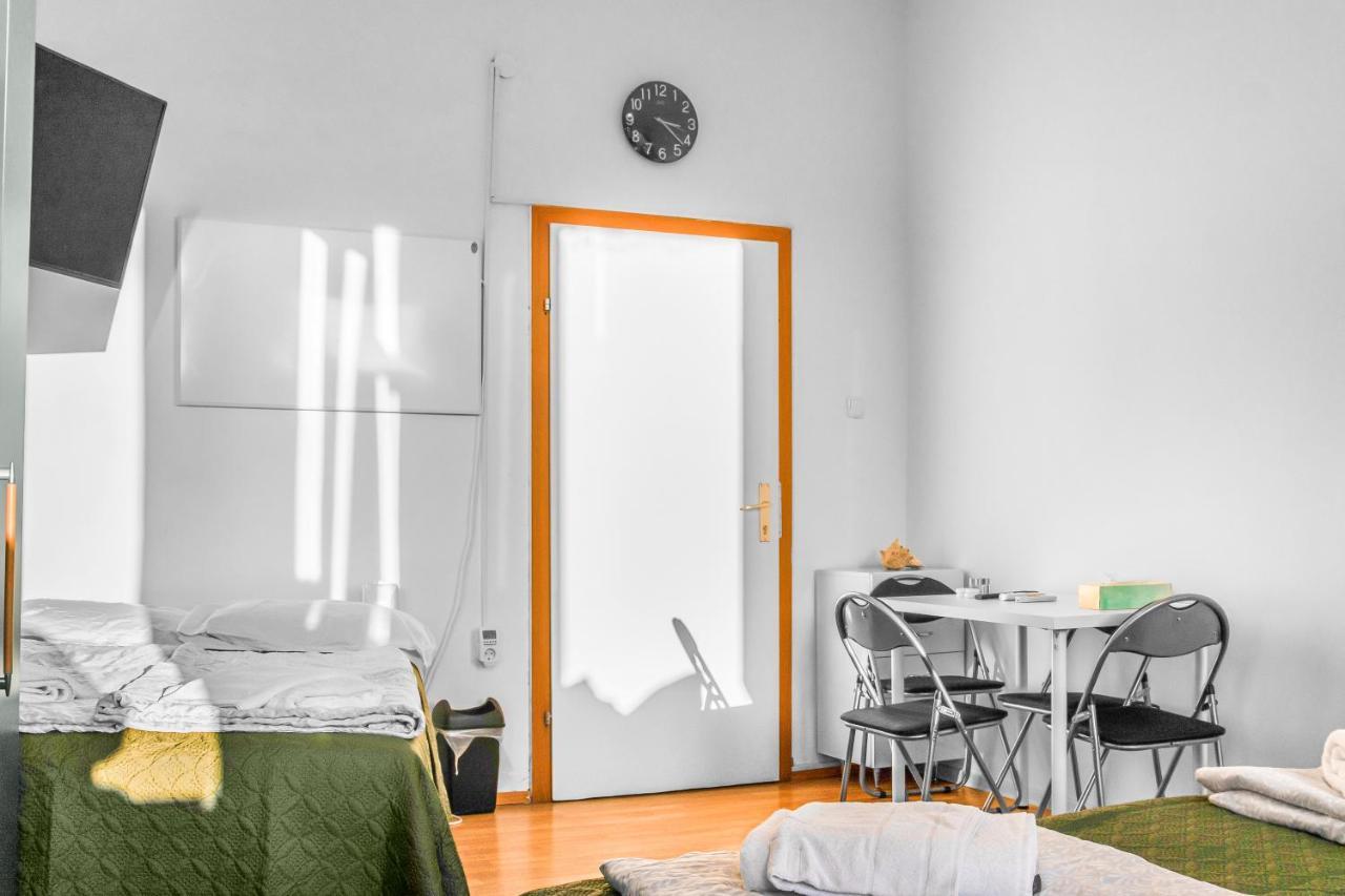 Joyful 2Br Shared Apt Near Millenium Tower & Danube River Виена Екстериор снимка