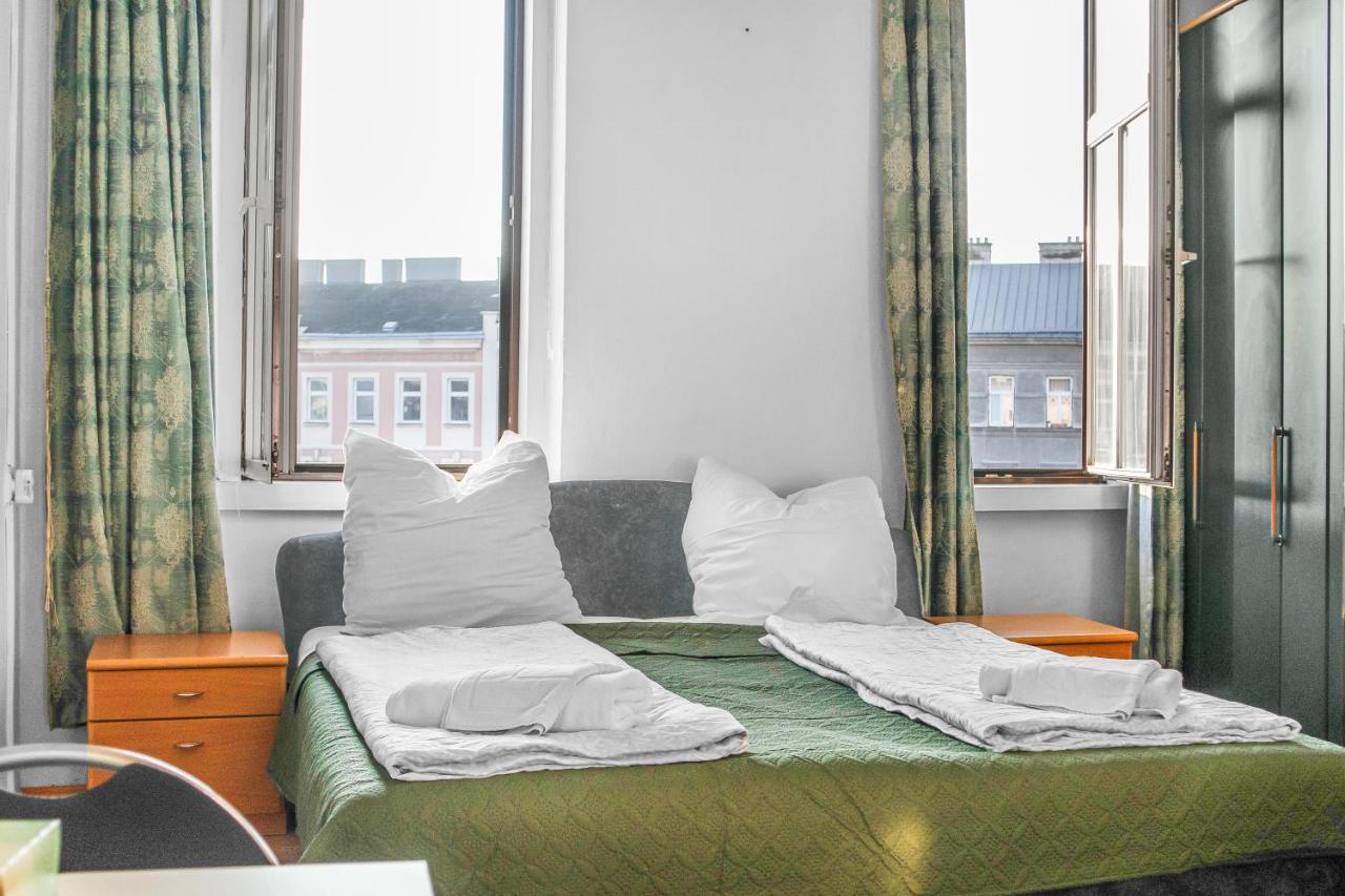 Joyful 2Br Shared Apt Near Millenium Tower & Danube River Виена Екстериор снимка
