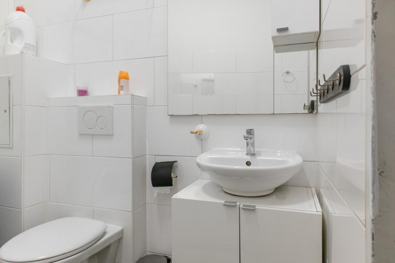 Joyful 2Br Shared Apt Near Millenium Tower & Danube River Виена Екстериор снимка