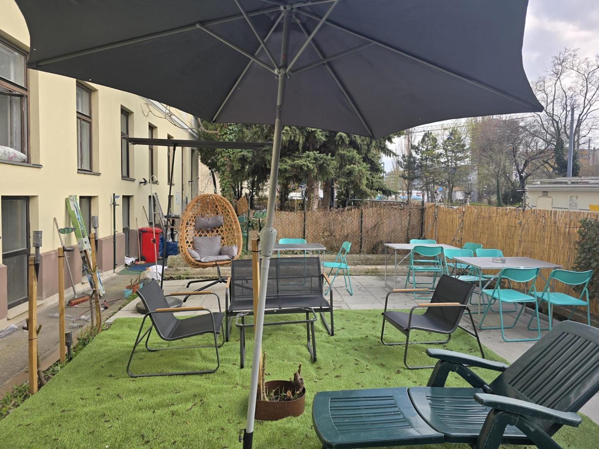 Joyful 2Br Shared Apt Near Millenium Tower & Danube River Виена Екстериор снимка
